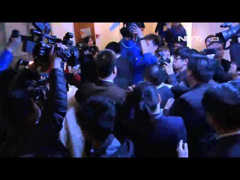 NET24 - Keluarga penumpang Pesawat Malaysia Airlines menolak ke Kuala Lumpur