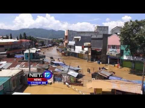 NET17 - Akibat luapan Sungai Citarum, ribuan rumah warga di Bandung tergenang banjir