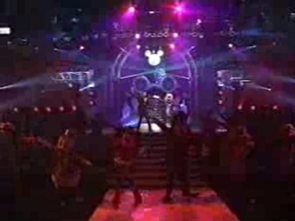 Takuya Kimura - Mickey Mouse Dance