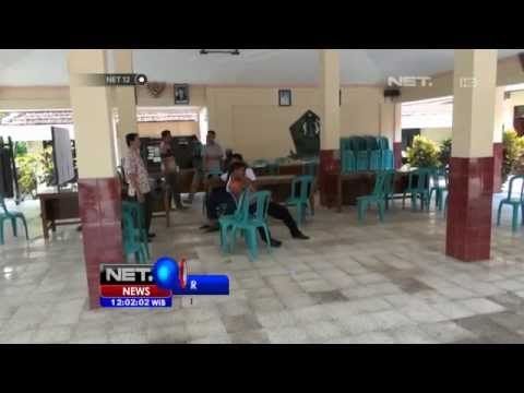 NET12 - Rekapitulasi suara di Lamongan terpaksa berhenti karena petugas belum terima Formulir C1