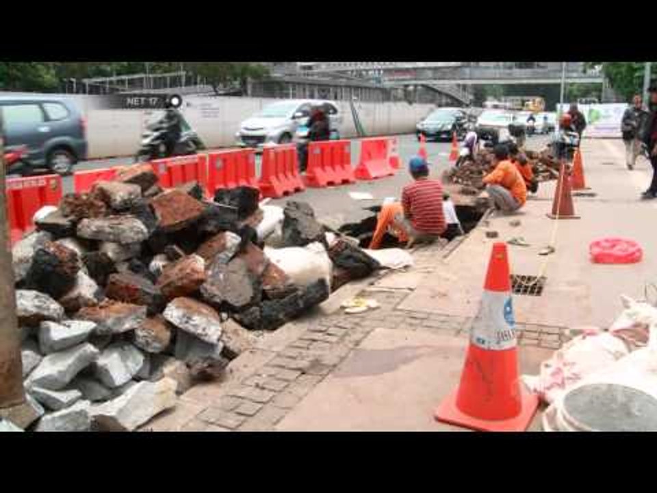 NET17 - Jalan Sudirman Jakarta Ambles