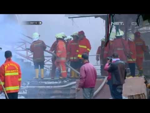 NET12-Kebakaran, Sebagian Kecil Pedagang Kue Pasar Senen Tetap Gelar Dagangan