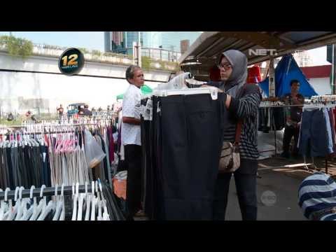 NET12 Pedagang Pasar Senen Gelar Dagangan di Trotoar Usai Kebakaran