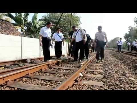 NETJatim - PT KAI Periksa Kelayakan Rel Kereta Api Jelang Lebaran