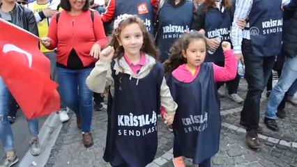 İşten Çıkarılan İşçiler Yürüyüş Başlattı