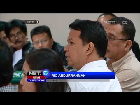 Pembagian Blackberry Di Kongres Demokrat - NET17