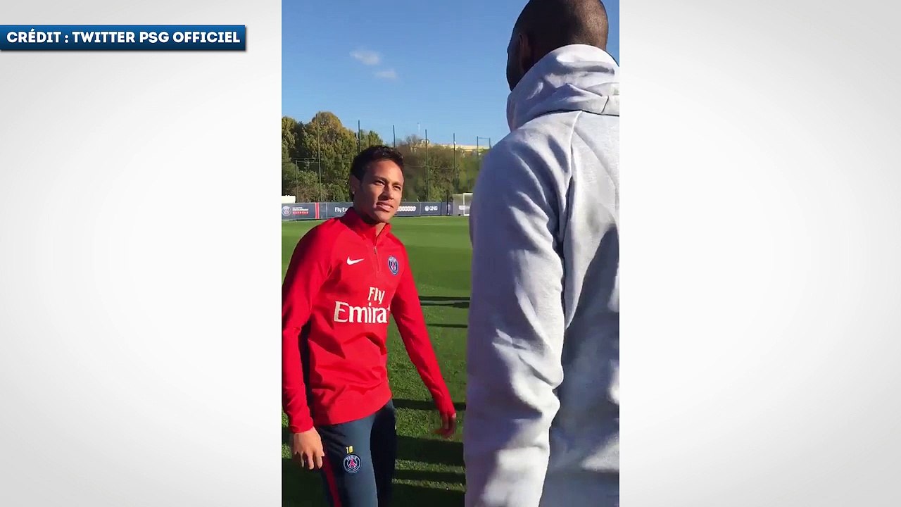 Kobe Bryant rend visite aux joueurs du PSG !