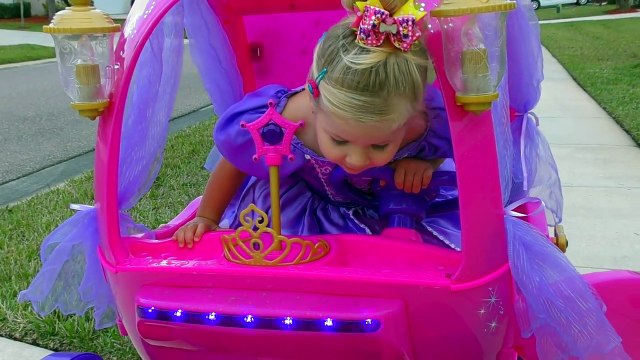 Волшебная Карета Принцессы В РЕАЛЬНОЙ ЖИЗНИ Disney Princess Carriage in real life Видео для Детей