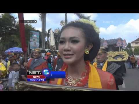 Rebutan Tumpeng Raksasa dalam Rangka Hari Jadi Kabupaten Trenggalek -NET5