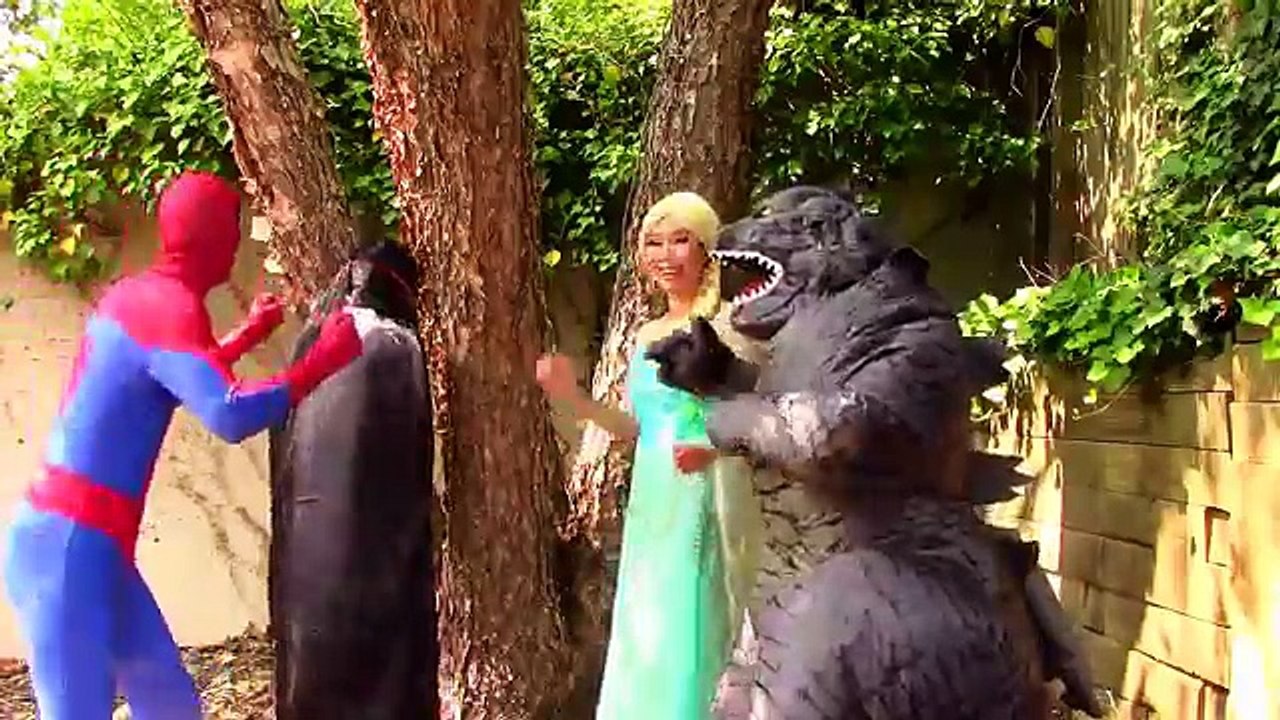 Vampire Frozen Elsa vs Maleficent! Scary vampire video w/ spiderman, catwoman, godzilla, zombie
