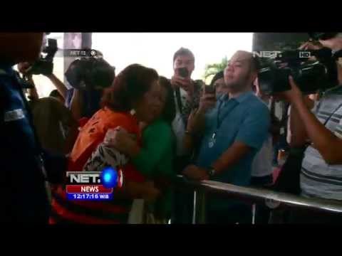 KPK periksa 3 tersangka korupsi suap Akil Mochtar - NET12