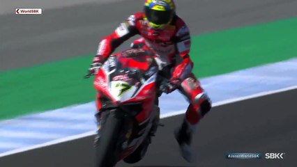 A aparatosa queda de Chaz Davies em Jerez