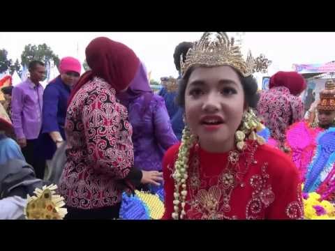 Pawai Nusantara Perayaan HUT Labuhan Batu Ke 69 - NET5