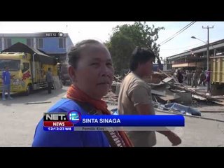 Video herunterladen: Petugas gabungan tertibkan 120 lapak kios pedagang kaki lima - NET12