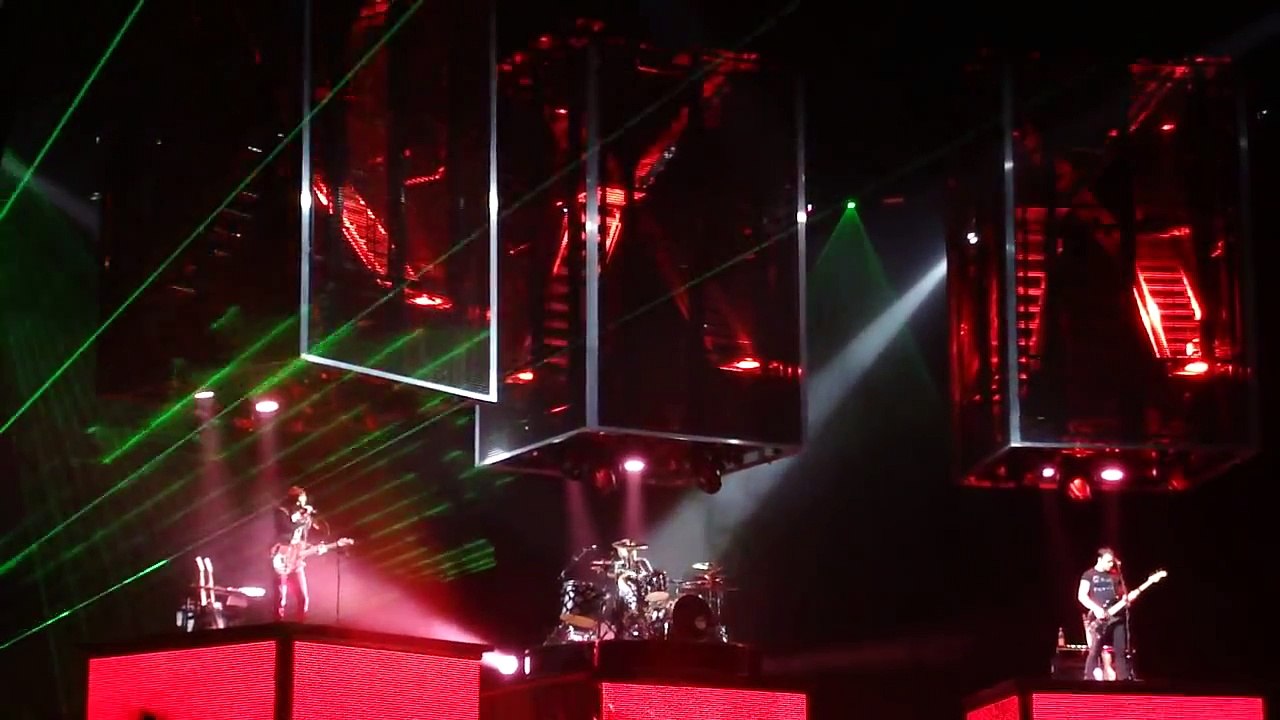 Muse - New Born, Zenith, Toulouse, France  11/25/2009