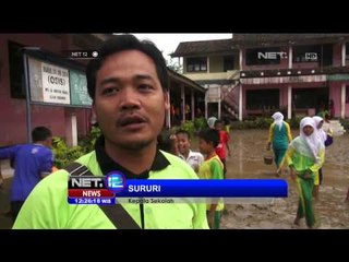 Download Video: Pasca banjir bandang siswa Kebumen bekerja bakti bersihkan sekolah mereka - NET12