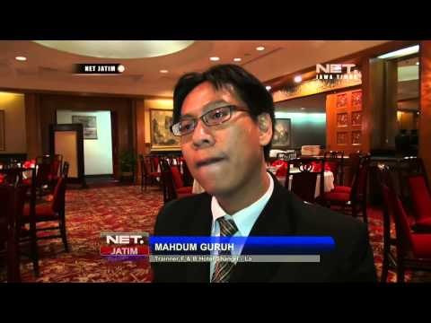 Penyandang Tuna Netra diajarkan tata cara jamuan formal - NET Jatim