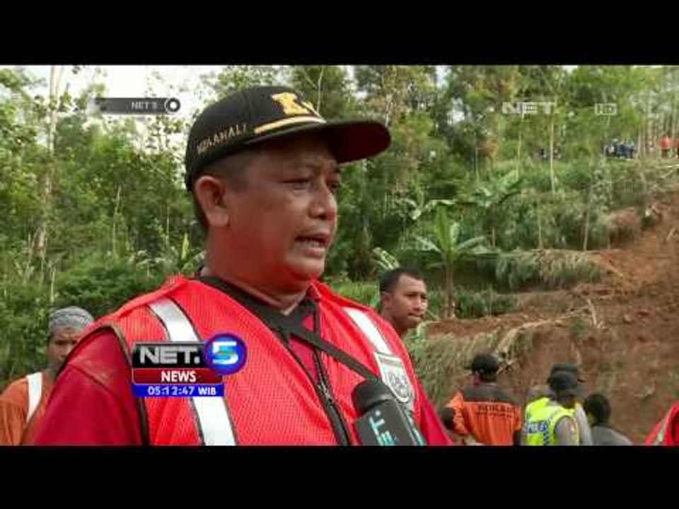 6 Ekor anjing pelacak dikerahkan untuk membantu proses evakuasi korban longsor Banjarnegara - NET5