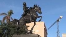 Estatua de Martí llega a Cuba desde NY como símbolo de unidad en días de tensión