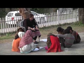 Guru di Pakistan Sukarela Mengajar Warga Tak Mampu di Kelas Terbuka - NET12