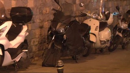 İngiltere Başkonsolosluğu'nda Şüpheli Çanta Polisi Alarma Geçirdi