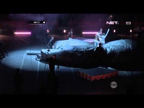 Pertunjukan sirkus wanita meluncur dari meriam tanpa pengamanan - NET5