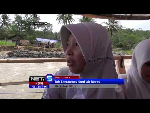 Jembatan penghubung desa putus mereka terpaksa bersekolah naik rakit - NET5