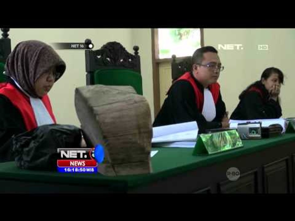 Nenek Asyani Divonis Satu Tahun Penjara - NET16