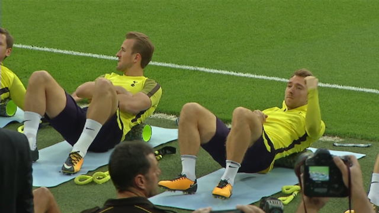 Spurs and Liverpool are going for everything - Klopp