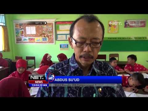 Guru Periksa Telepon Genggam Siswa, Akibat Video Asusila Anak - NET12