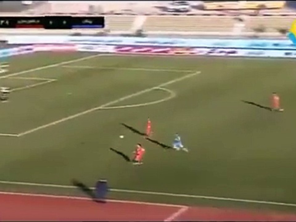 Tractor Sazi's Goalkeeper Scores A Hilarious Own Goal in Iran