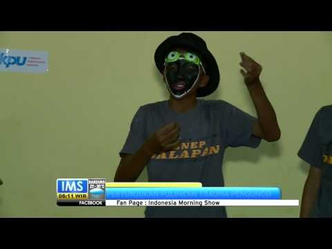 Warga korban banjir di Kabupaten Bandung dapat hiburan pertunjukan seni dari Relawan - IMS