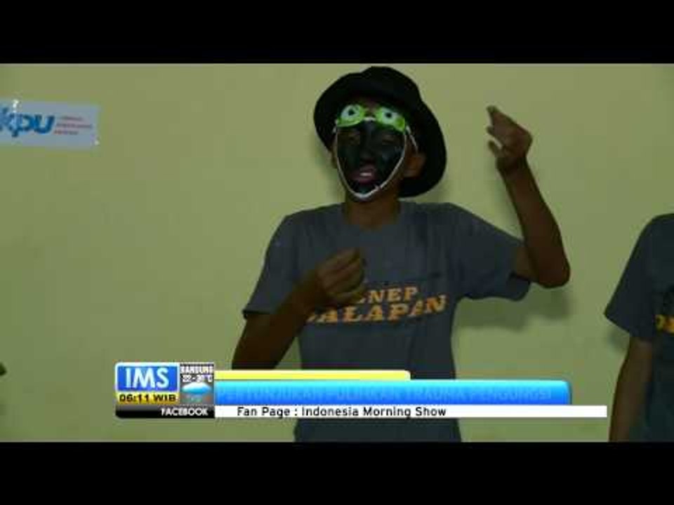 Warga korban banjir di Kabupaten Bandung dapat hiburan pertunjukan seni dari Relawan - IMS