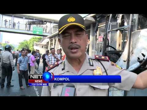 Bus dan Halte Transjakarta UI Salemba Terbakar - NET12
