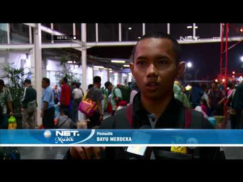 Arus Balik, Warga Pilih Kembali Lebih Awal di Stasiun Pasar Senen - NET5