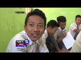 Sekolah Rusak, Siswa SMKN 4 Banjar Belajar di Lantai - NET5