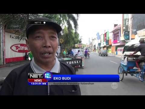 Denda Menyapu Sepanjang Jalan Bagi Pelanggar Buang Sampah Sembarangan di Kediri - NET12