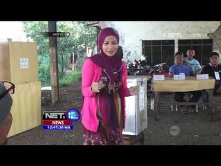 Terendam Banjir, Warga Cientung Dijemput Perahu - NET12