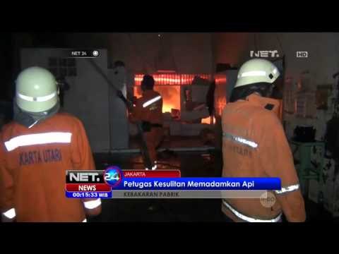Kebakaran Hanguskan Pabrik Gudang Plastik di Jakarta Utara - NET24