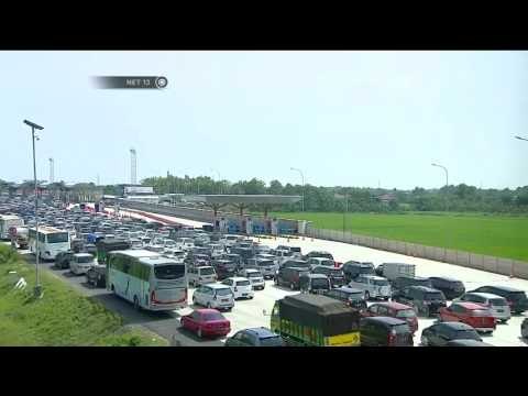 Live Report - Situasi Gerbang Tol Palimanan Menuju Jakarta Terpantau Lancar - NET12