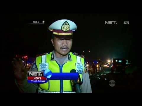 Kecelakaan di Ruas Tol Cikampek, 2 truk Terguling - NET5