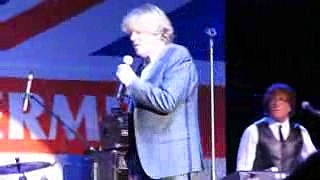 April 1, 2017 Herman's Hermits Perform End Of The World