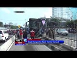 Bus Transjakarta Tabrak Lampu Merah dan Tiang Lampu - NET12