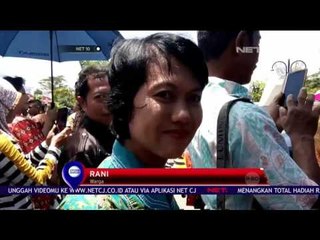 Keseruan Warga Berselfie Dengan Latar Mobil Presiden Jokowi