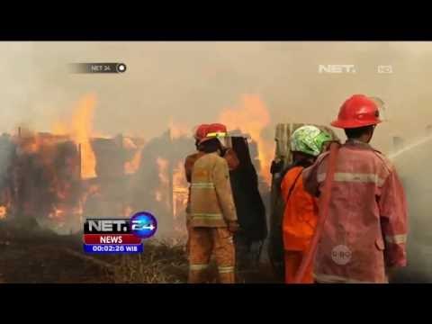 Pabrik Kayu Terbakar Hebat, Belasan Rumah Habis Dilalap Api - NET24