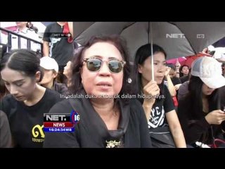 Warga Berkumpul di Sepanjang Jalan  - NET 16