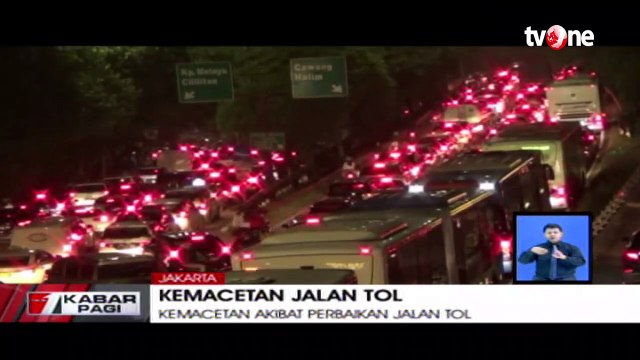 Ribuan Kendaraan Terjebak Macet di Tol Dalam Kota Arah Cikampek