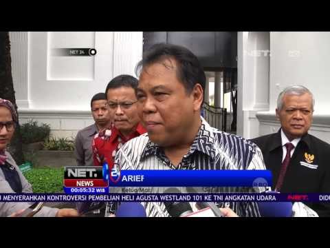 Ketua MK Serahkan Surat Rekomendasi Pemberhentian Patrialis Akbar Kepada Presiden - NET24