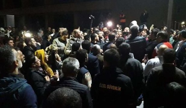 Ankara Büyükşehir Belediyesi önünde eylem