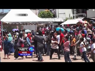 Warga Pingsan Tertimpa Penerjun Payung - NET24